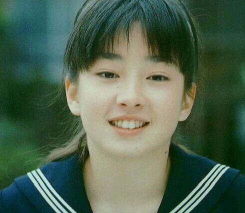 曝资深女艺人遭母逼陪睡 误当小三崩溃想自杀
