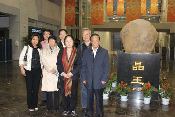 原国务院研究室主任魏礼群参观水晶博物馆
