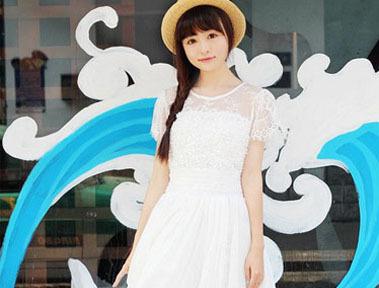 2014夏季最流行：白色仙女裙