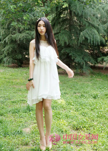 2014夏季最流行：白色仙女裙(图1)