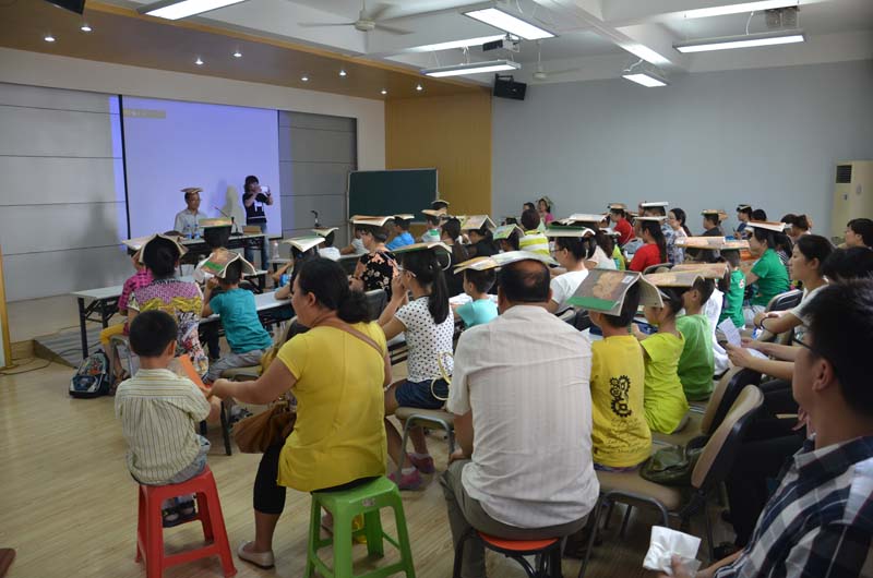 少儿图书馆里学国学——心静自然凉