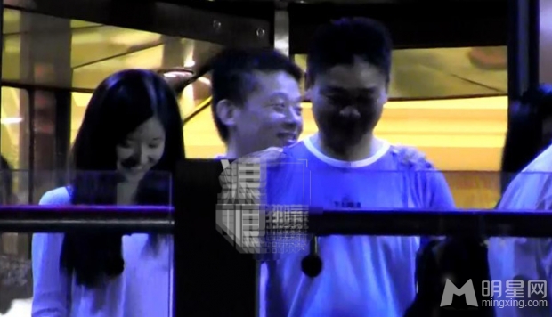章泽天刘强东爱巢曝光 甜蜜同居好事将近