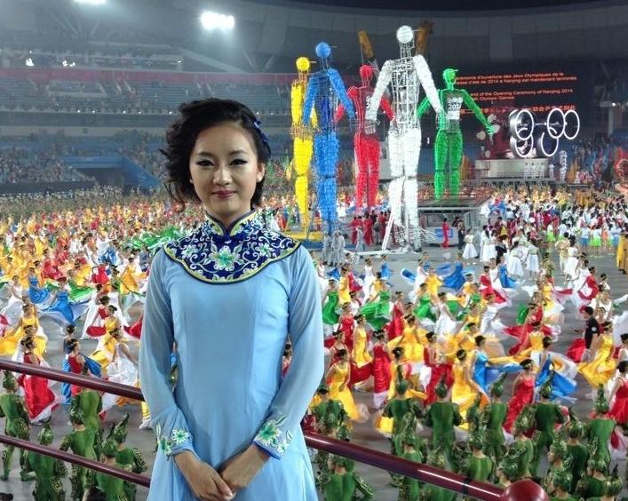 江苏女子民族乐团徐晓佩青奥会上奏《青花》