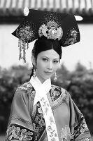 清代女子发式并非《甄嬛传》所示 大多时候扁塌塌