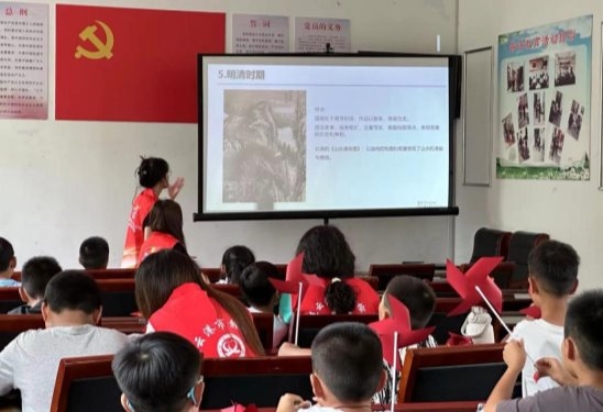 传承红色文化，共绘民族团结新画卷