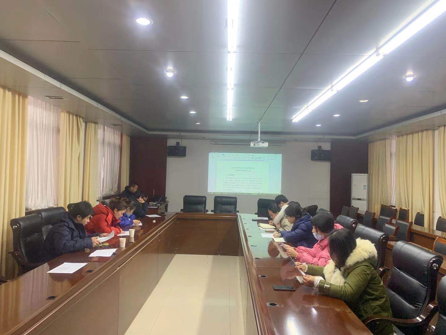 朝阳街道综合执法局召开违法建设治理专题培训会