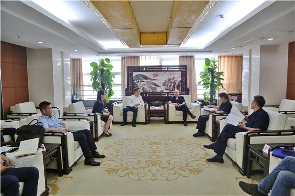 招商银行连云港分行行长陈明朗一行拜访我港