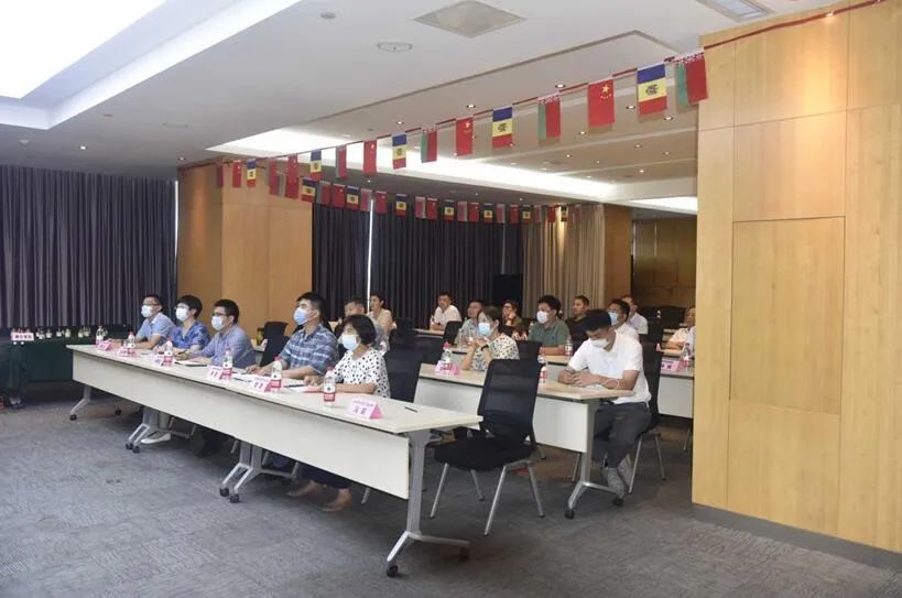 自贸区产业促进局成功举办首届“连云港一国一展商贸论坛”