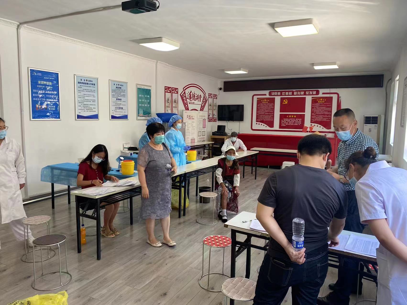 连云港市开发区到中云街道隔村指导疫苗接种工作