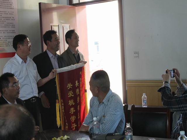 廿五载思乡路，永难忘母校情