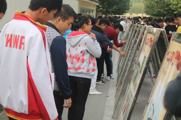 赣榆区"纪念抗战胜利70周年图片展"走进城头高中