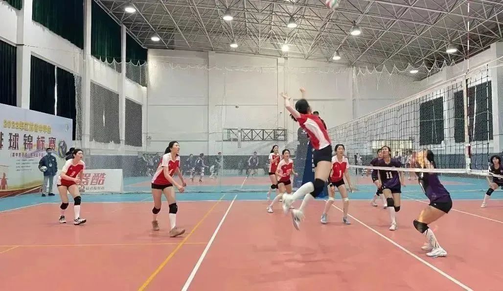 市体育局：新海高级中学女排获省中学生排球锦标赛冠军
