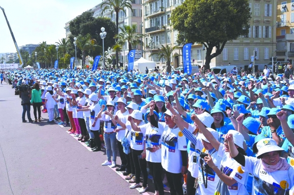 6500人大团游法国，谈不上长脸丢脸