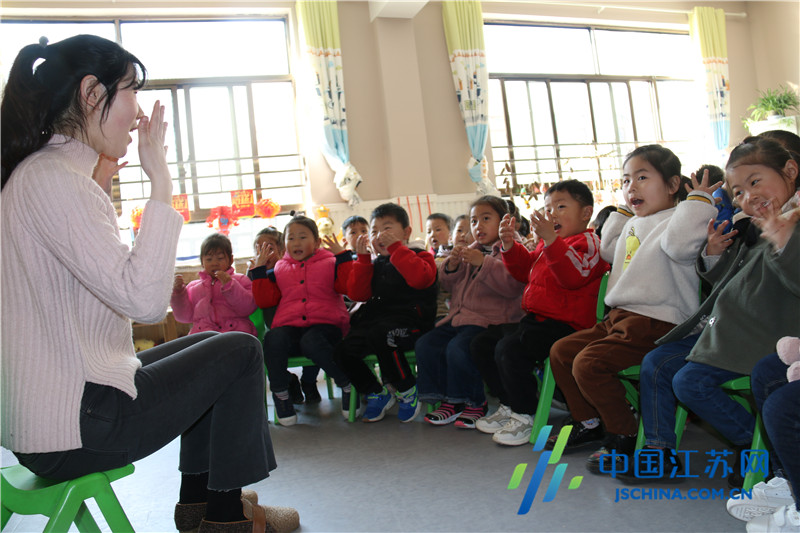 东海县第二幼儿园开展“世界儿歌日”主题活动