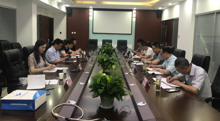 连云区人大副主任、区总工会主席程春等一行到连云开发区调研工会工作