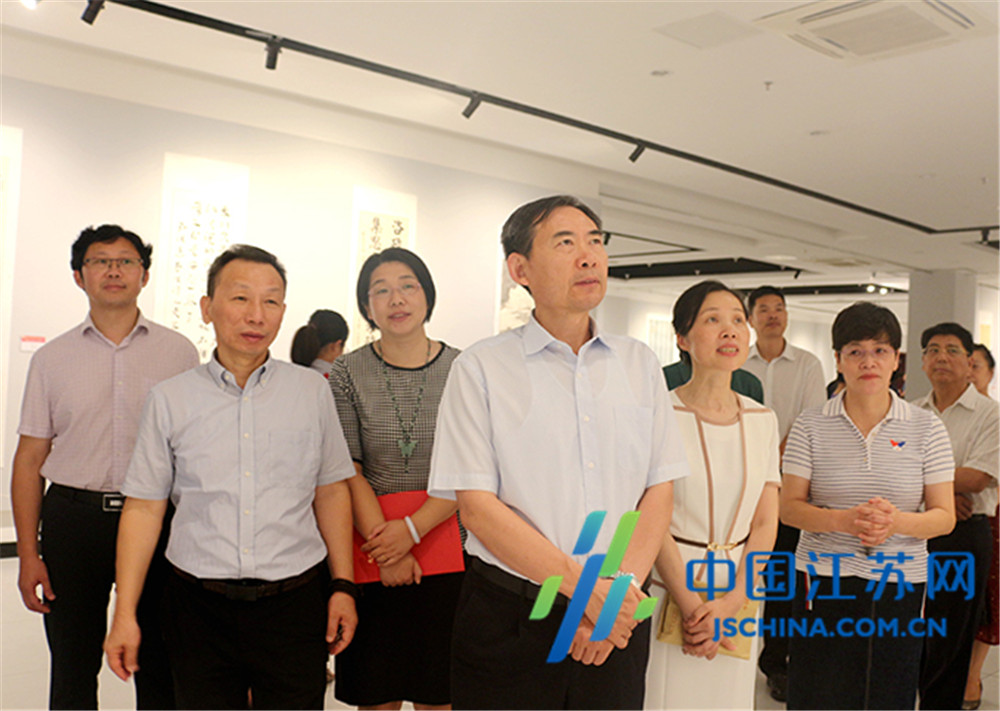 连云港市各民主党派“庆祝新中国成立70周年”画展开幕