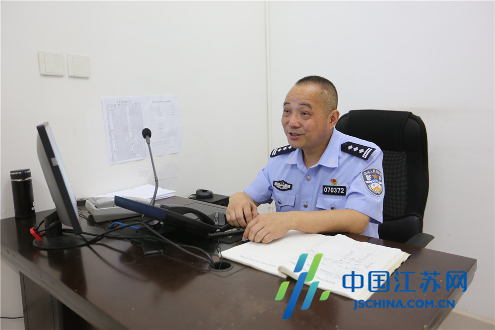 江苏省连云港市看守所管教民警李庆荣：32年高墙内的坚守