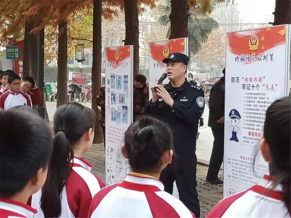 连云港海州新海派出所硬核构筑青少年维权岗