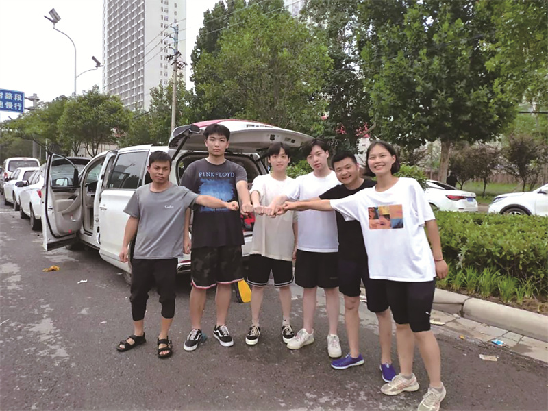 为你们点赞！连云港医学生奋战郑州救援一线