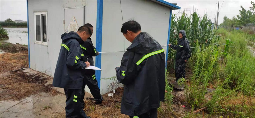 赣榆区墩尚镇积极防范应对第六号台风“烟花”