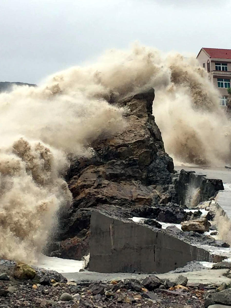 超强台风灿鸿逼近浙江 超市被市民"搬空"