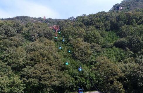 登山看景，领略花果山神韵