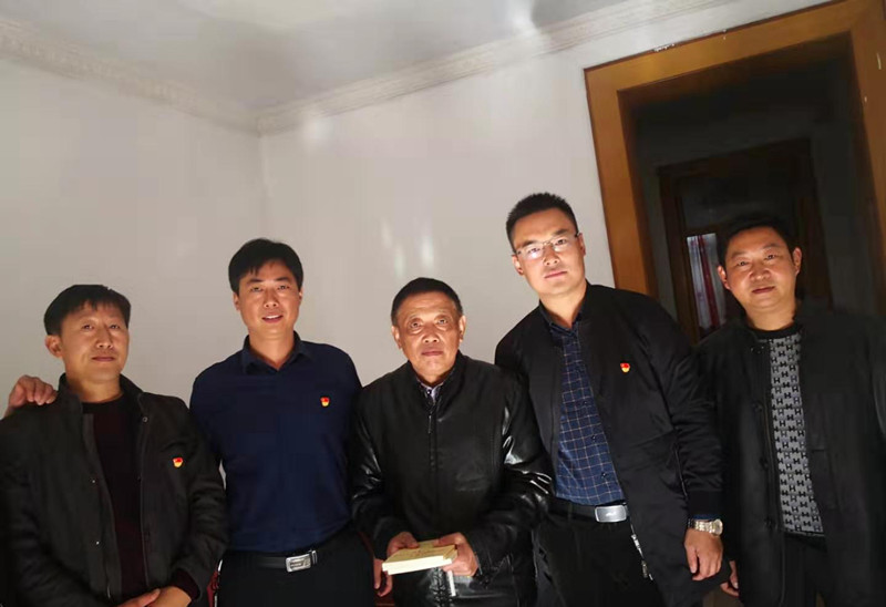 灌南县小窑实验学校开展《纲要》送上门主题教育活动