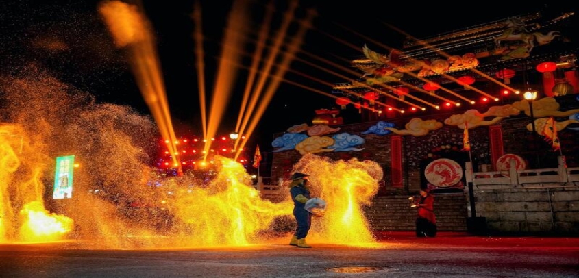 火舞上元夜 非遗闹元宵 海州古城上演文旅融合盛宴